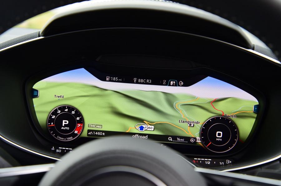 Панель приборов Audi TTS Coupe (8S) 2019 года  (UK) (фото 7 из 17)